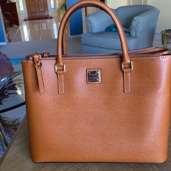New Dooney and Bourke handbag - Picture 5 of 11